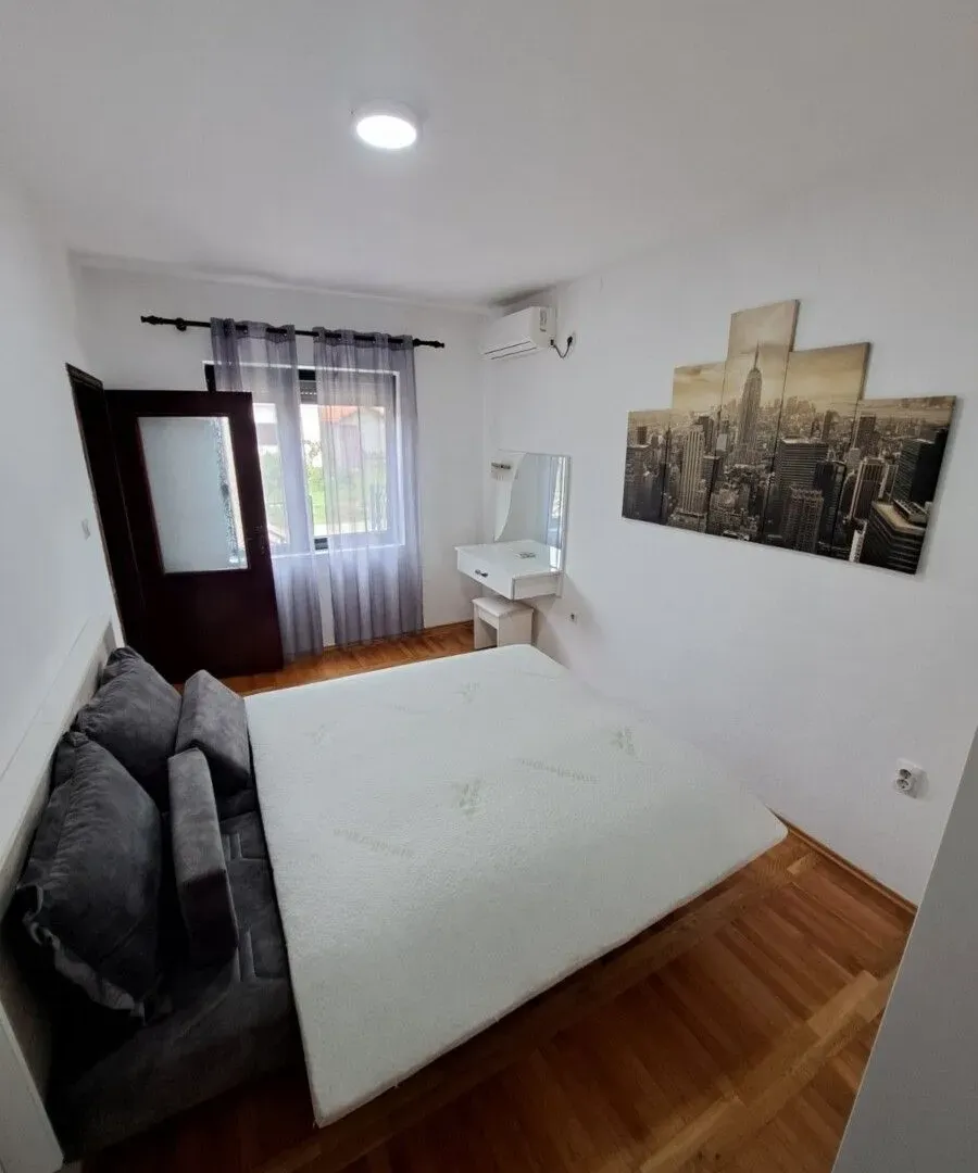 Rent, one bedroom apartment, 45m², Zlatica, Podgorica