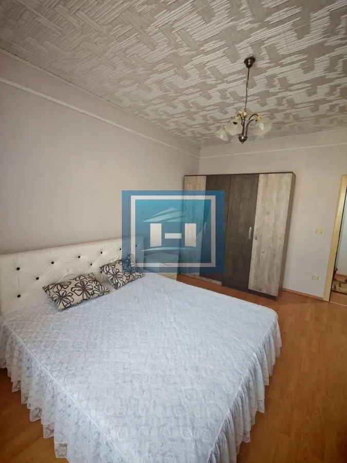 Izdavanje, dvosoban stan, 61m², Centar, Paraćin