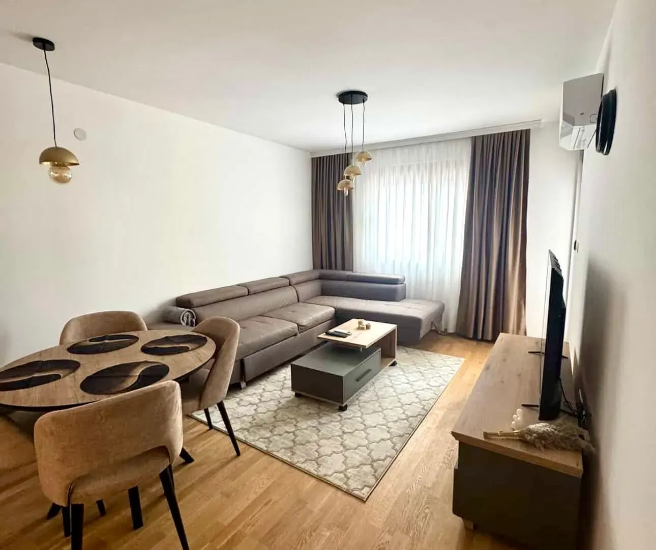 Izdavanje, jednosoban stan, 40m², Stari Aerodrom, Podgorica