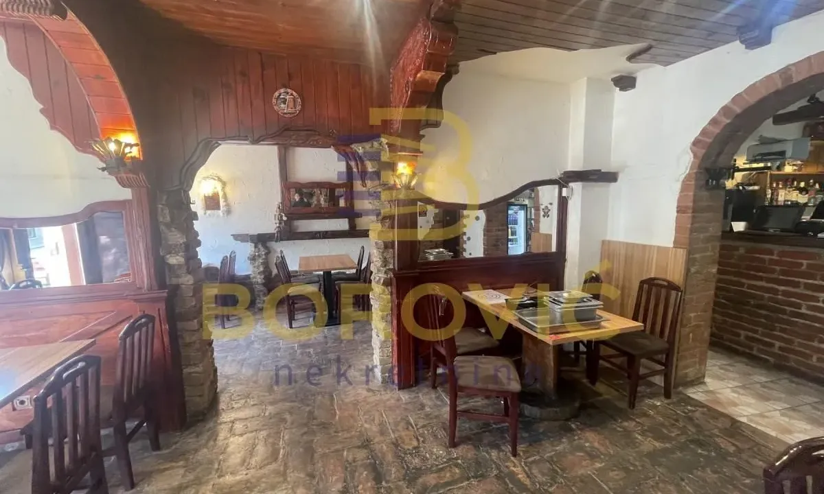 Izdavanje, trosoban stan, 82m², Zemun Sve Podlokacije, Beograd