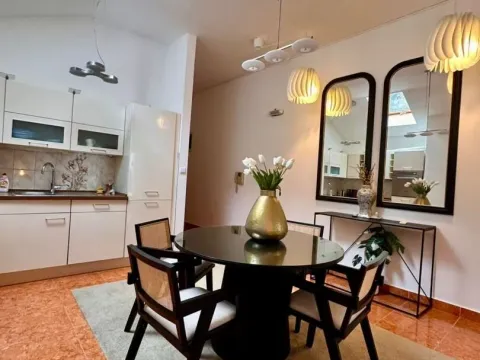 Prodaja, dvosoban stan, 97m², Dobrota, Kotor - image 11