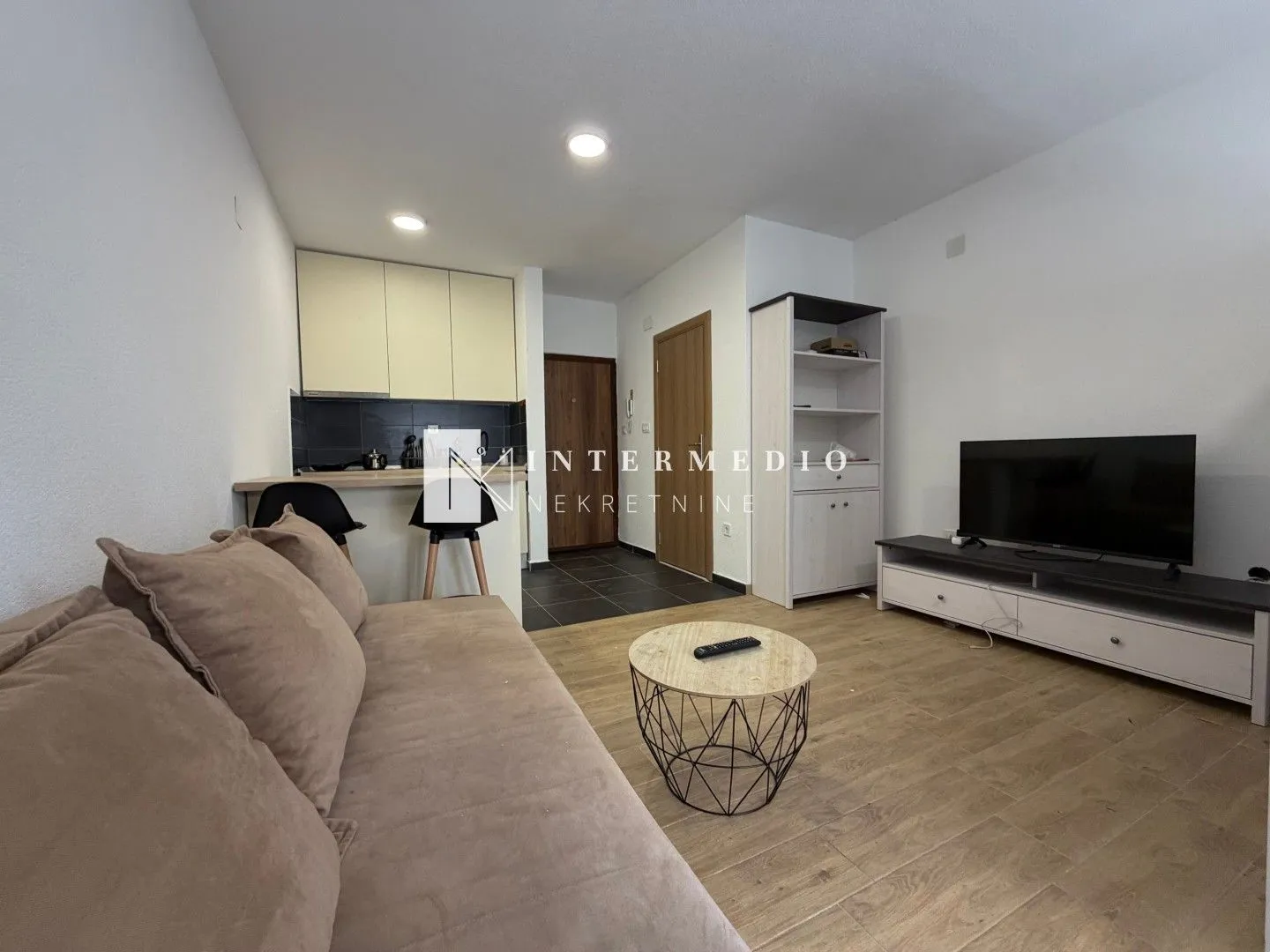 Izdavanje, garsonjera, 35m², Zelenika, Herceg Novi