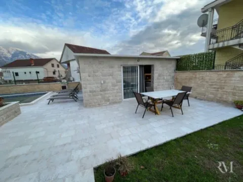 Izdavanje, kuća, 160m², Dumidran, Tivat - image 9