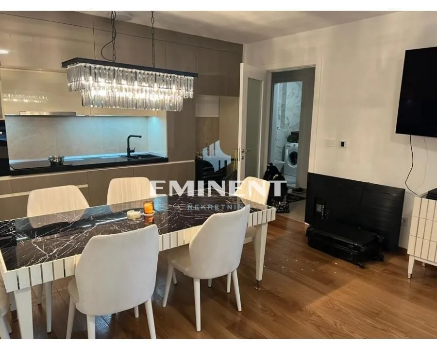 Izdavanje, dvosoban stan, 58m², Novi Beograd Blok 65, Novi Beograd Sve Podlokacije