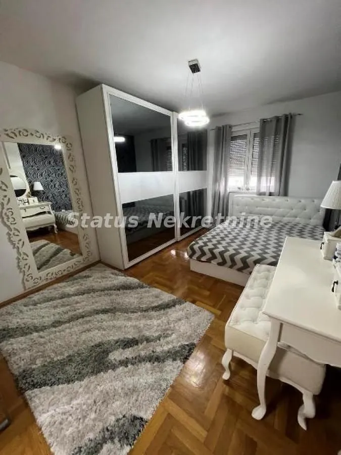 Prodaja, četvorosoban stan, 120m², Novo naselje, Novi Sad