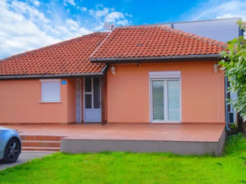 Prodaja, kuća, 77m², Zlatica, Podgorica - image 2