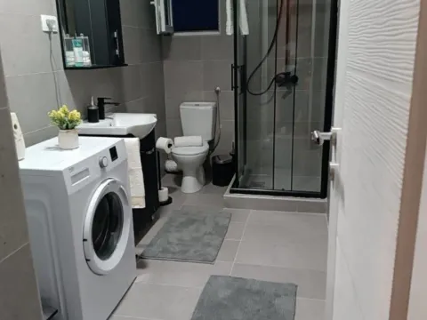 Izdavanje, kuća, 140m², Radanovići, Kotor - image 10