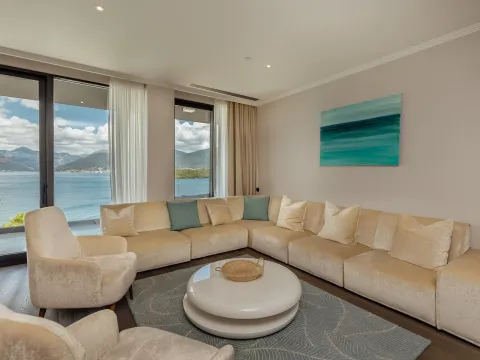 Sale, two bedroom apartment, 190m², Tivat, Crna Gora - image 4