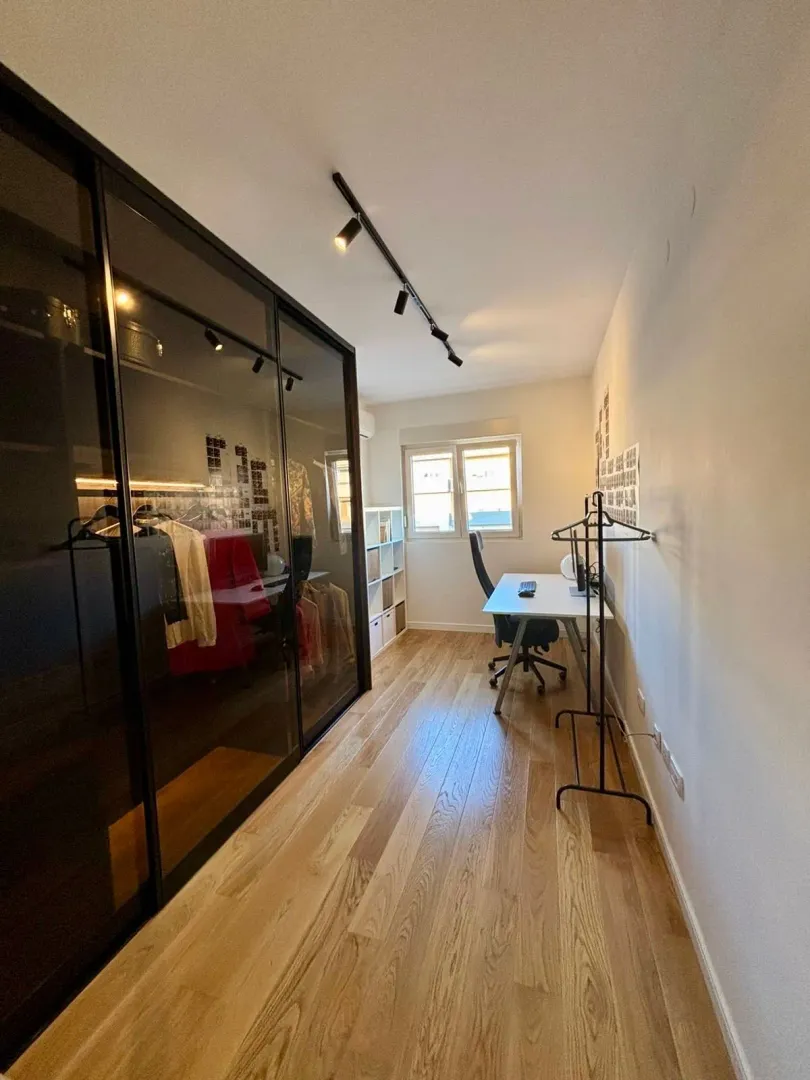 Prodaja, dvosoban stan, 70m², Central Point, Podgorica