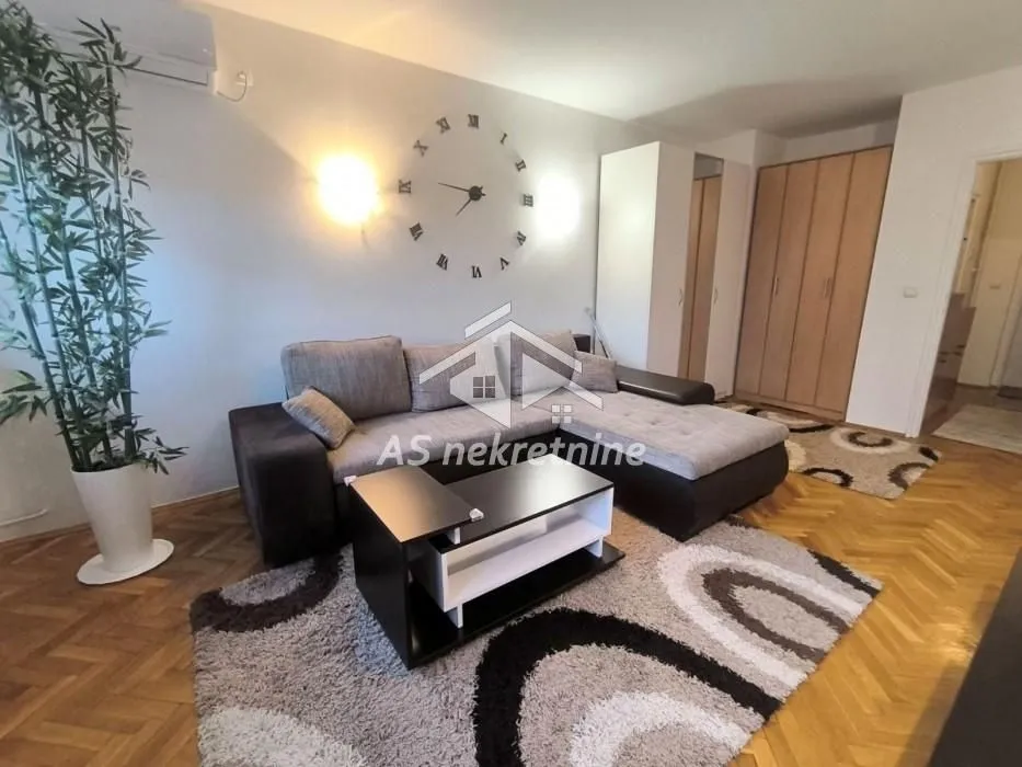 Izdavanje, stan, 45m², Gradska Bolnica, Zvezdara Sve Podlokacije