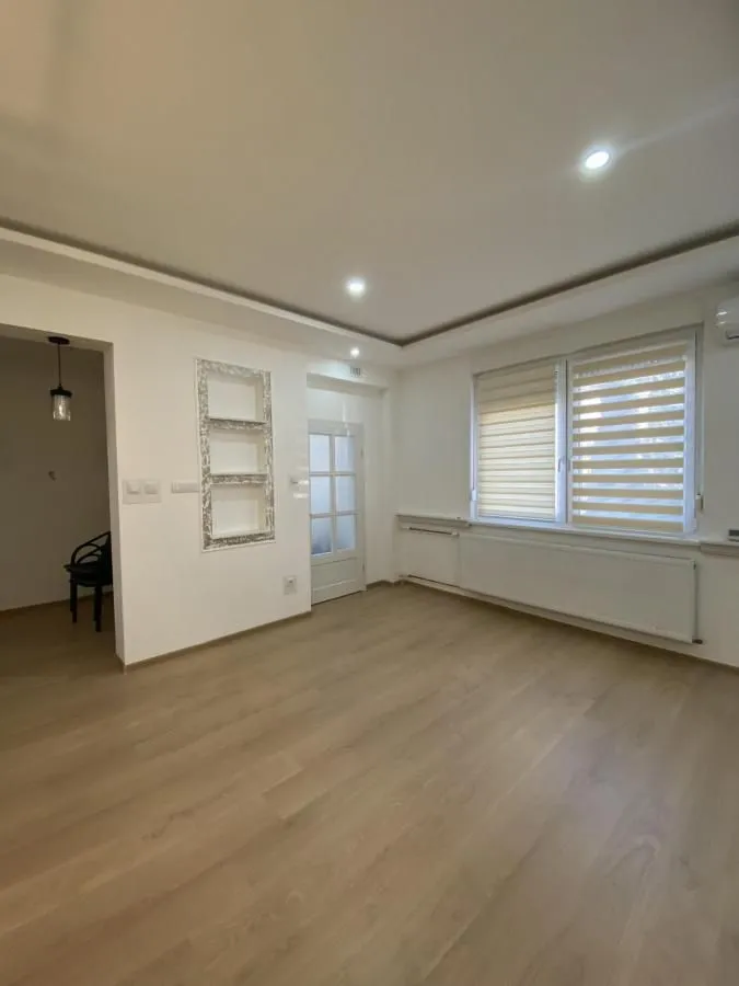 Prodaja, trosoban stan, 64m², Kikinda, Srbija