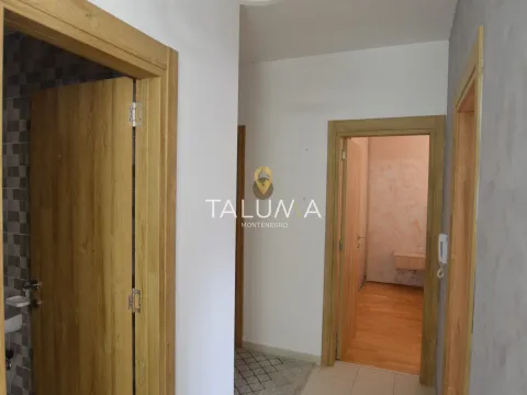 Izdavanje, dvosoban stan, 65m², Stari Aerodrom, Podgorica - image 7