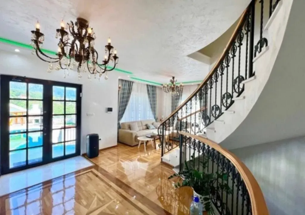 Prodaja, kuća, 450m², Centar, Budva