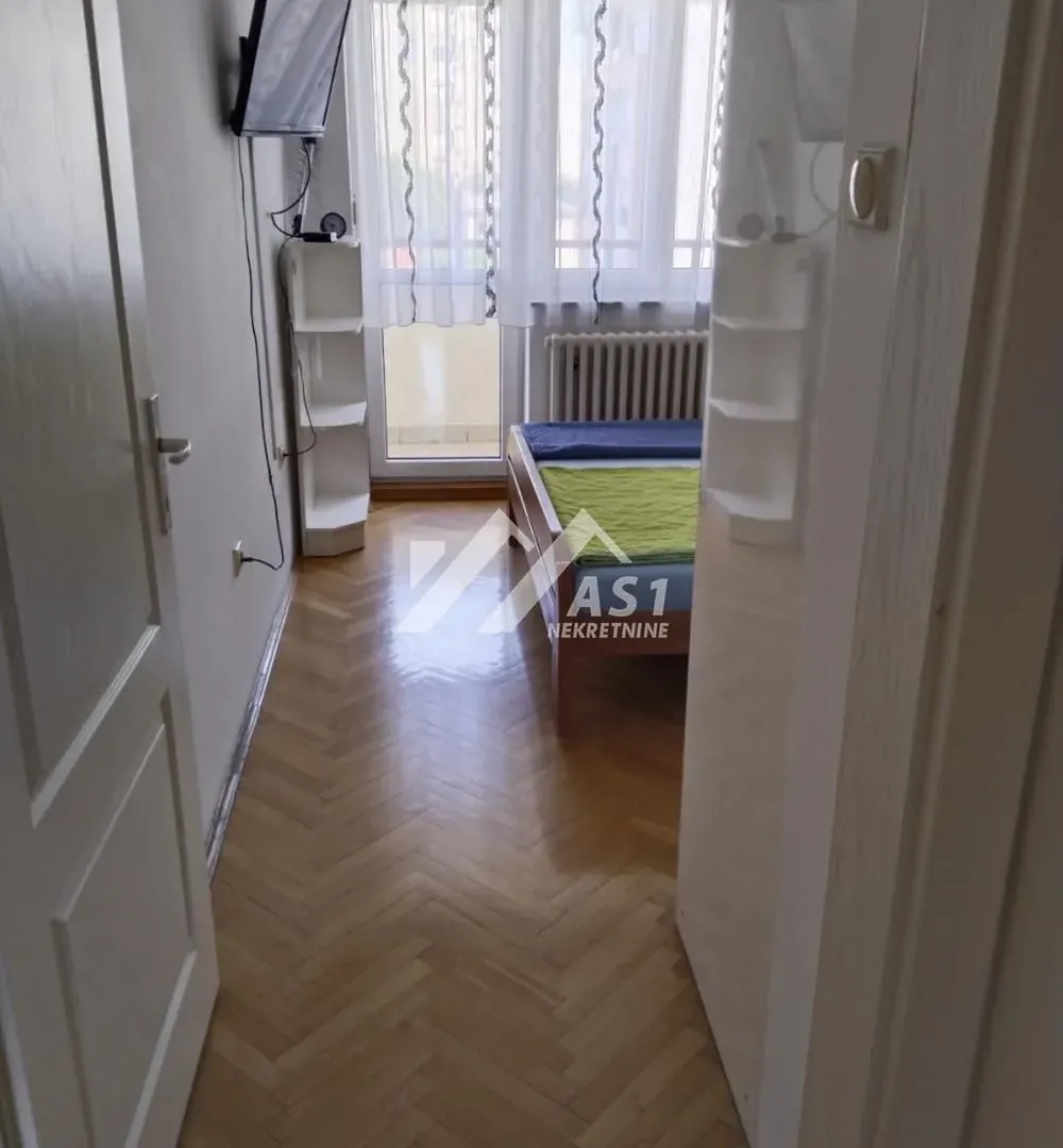 Izdavanje, trosoban stan, 100m², Spens, Novi Sad Sve Podlokacije
