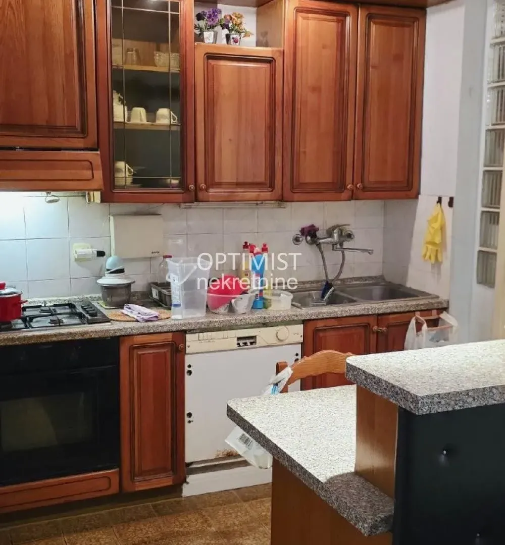 Sale, three bedroom apartment, 103m², Zvezdara Sve Podlokacije, Beograd