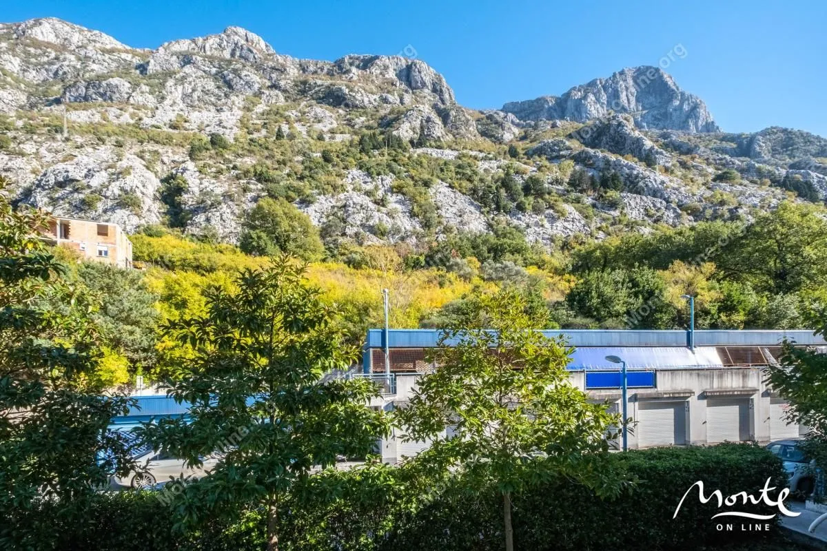 Prodaja, dvosoban stan, 48m², Dobrota, Kotor