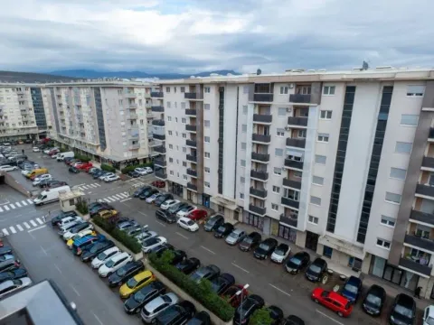 Prodaja, jednosoban stan, 47m², City Kvart, Podgorica - image 1
