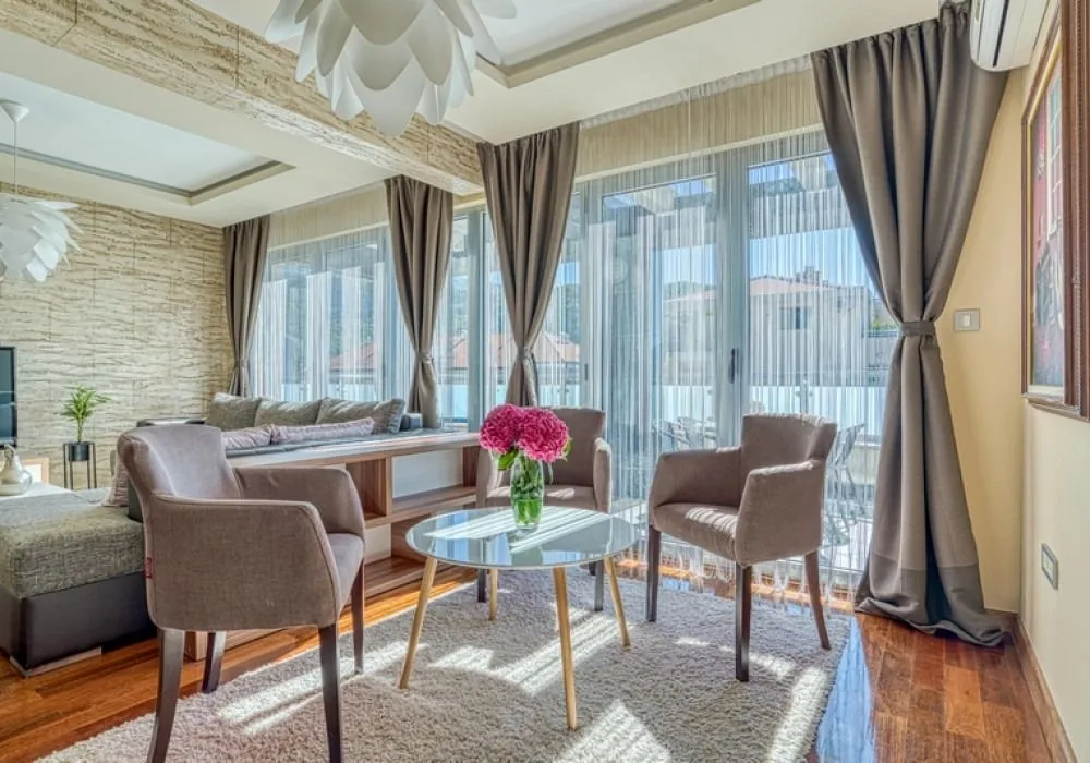 Sale, four bedroom apartment, 190m², Rozino, Budva