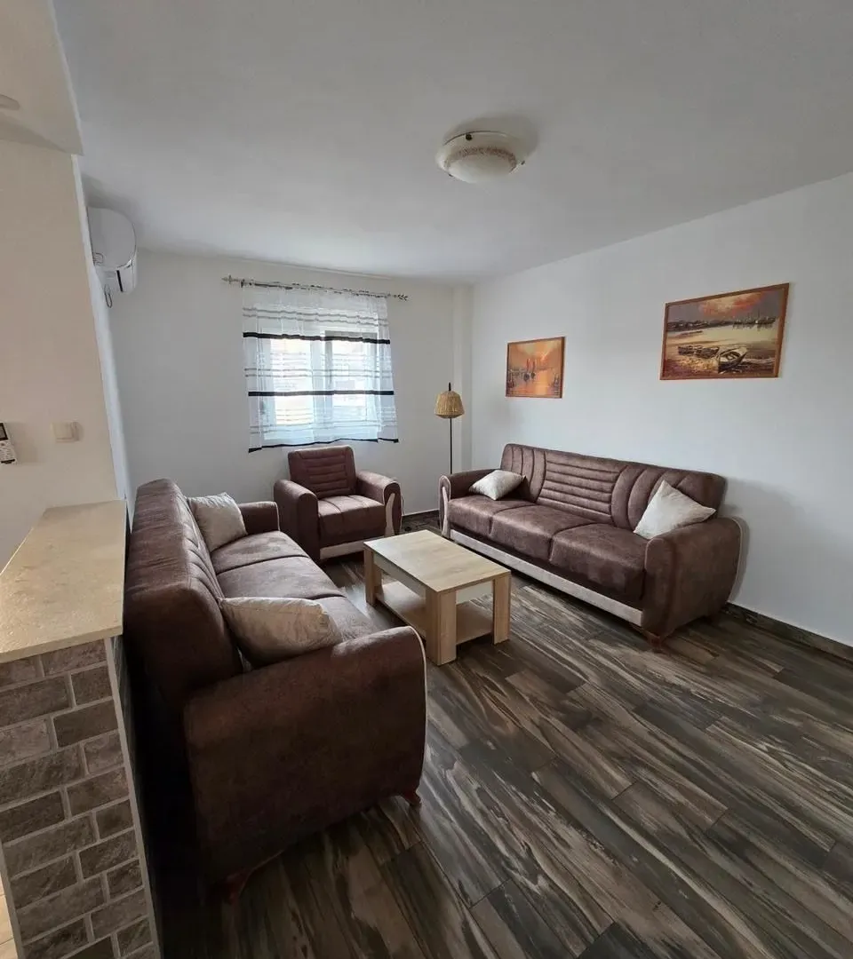 Izdavanje, jednosoban stan, 65m², Gradiošnica, Tivat