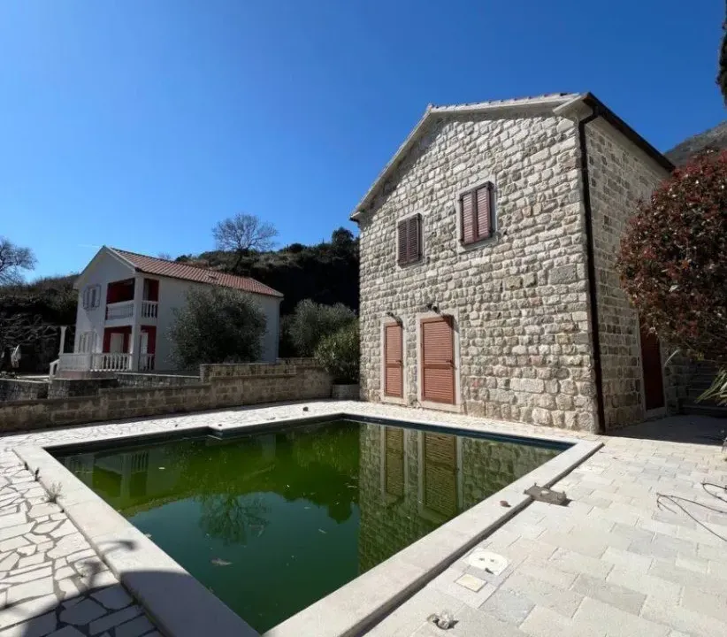 Sale, house, 400m², Kamenari, Herceg Novi