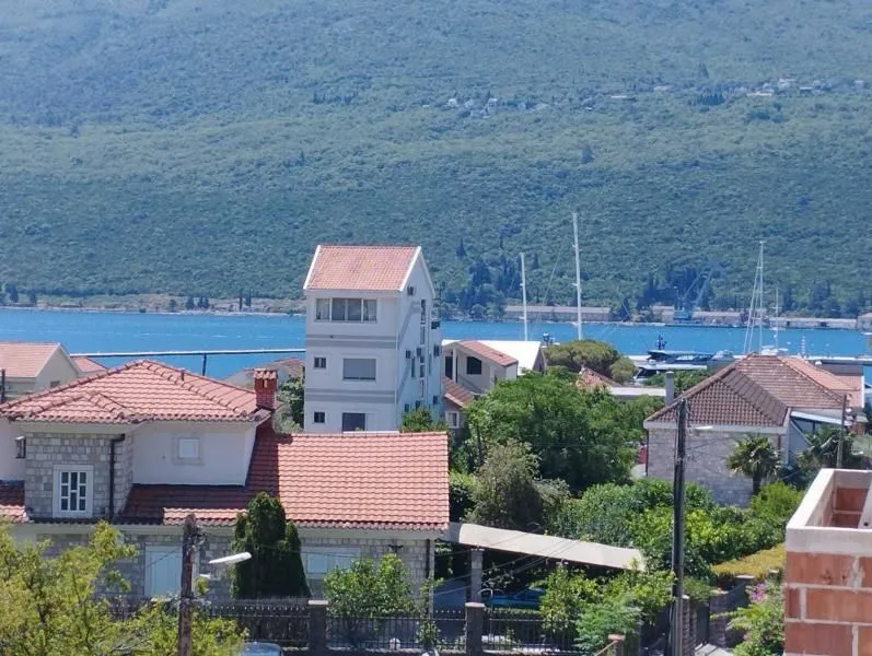 Prodaja, dvosoban stan, 74m², Herceg Novi, Crna Gora