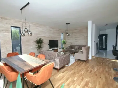 Prodaja, kuća, 170m², Tološi, Podgorica - image 11