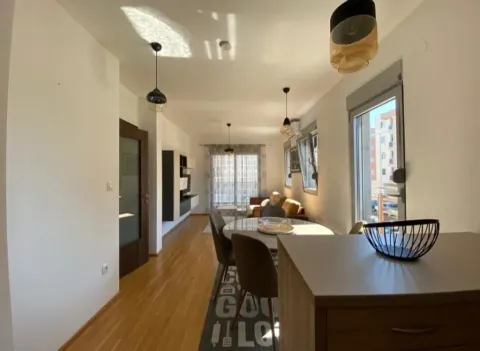 Izdavanje, dvosoban stan, 65m², Blok 9, Podgorica - image 3