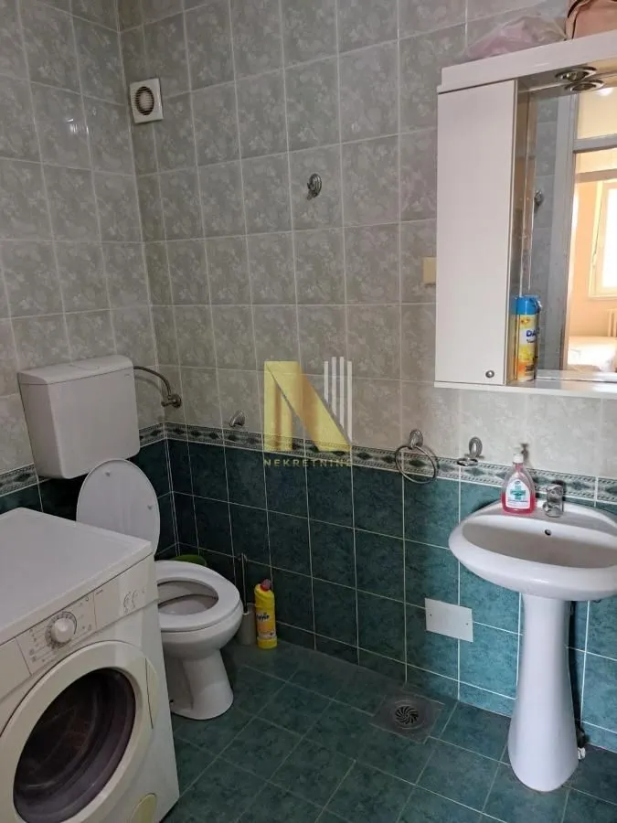 Izdavanje, dvosoban stan, 41m², Bulevar Oslobodjenja, Novi Sad Sve Podlokacije