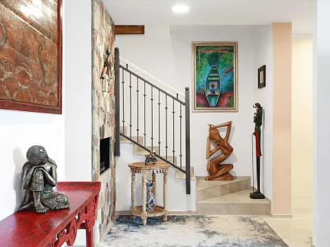 Izdavanje, kuća, 130m², Luštica Bay, Tivat - image 9