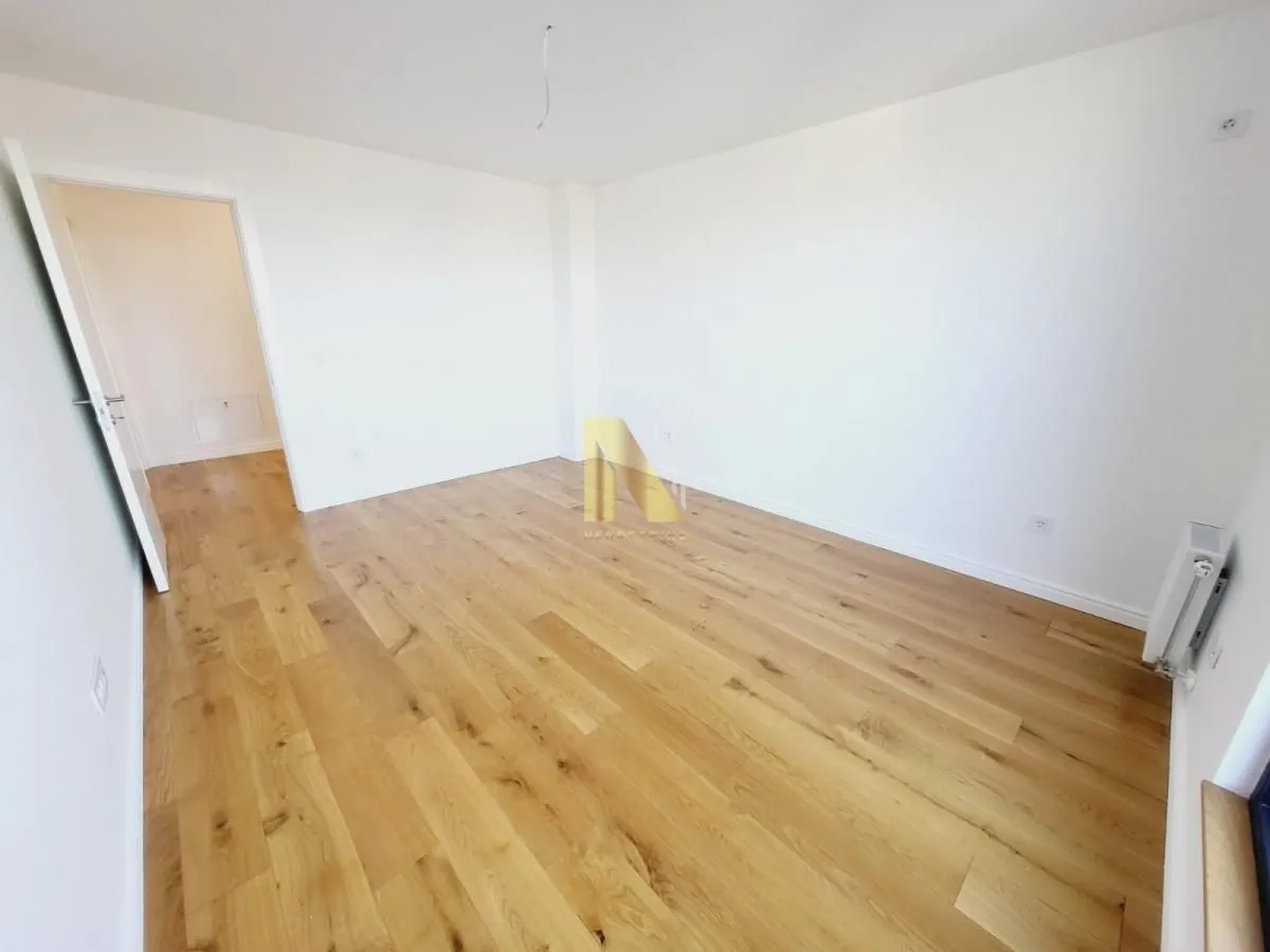 Prodaja, četvorosoban stan, 170m², Grbavica, Novi Sad Sve Podlokacije