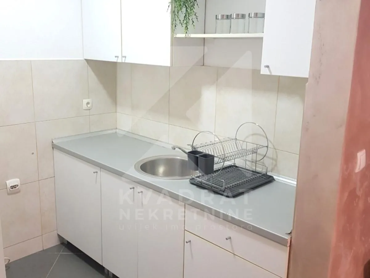 Izdavanje, garsonjera, 36m², Vezirov Most, Podgorica