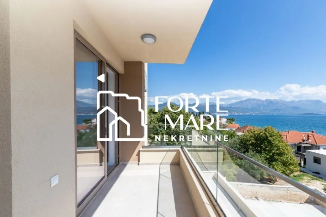 Prodaja, dvosoban stan, 61m², Baošići, Herceg Novi
