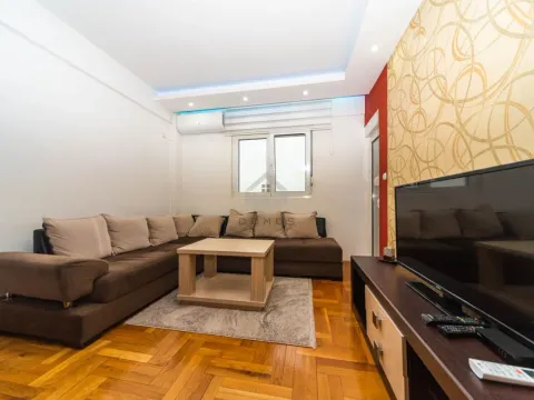 Rent, one bedroom apartment, 40m², Stari Aerodrom, Podgorica - image 1