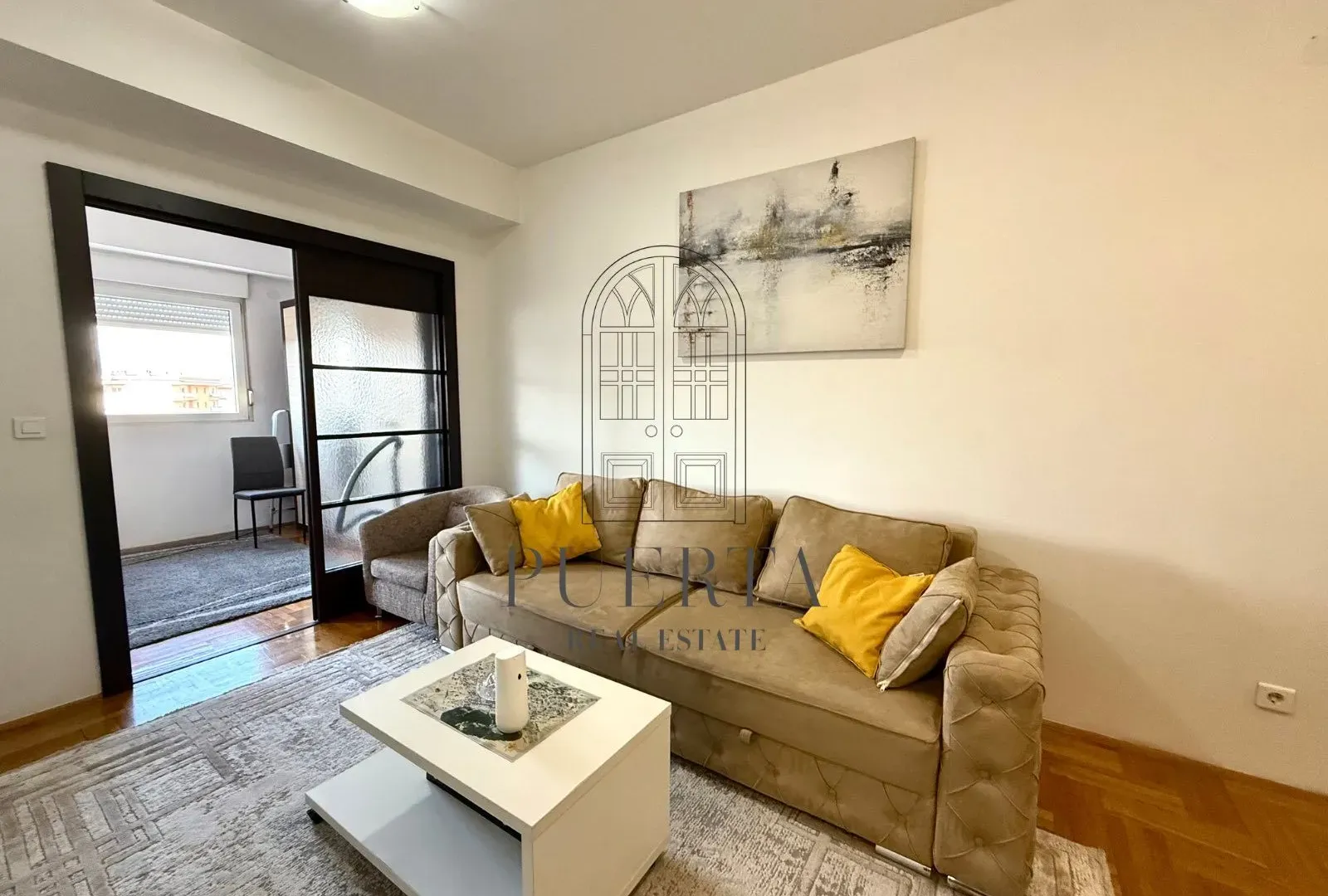 Izdavanje, jednosoban stan, 35m², City Kvart, Podgorica