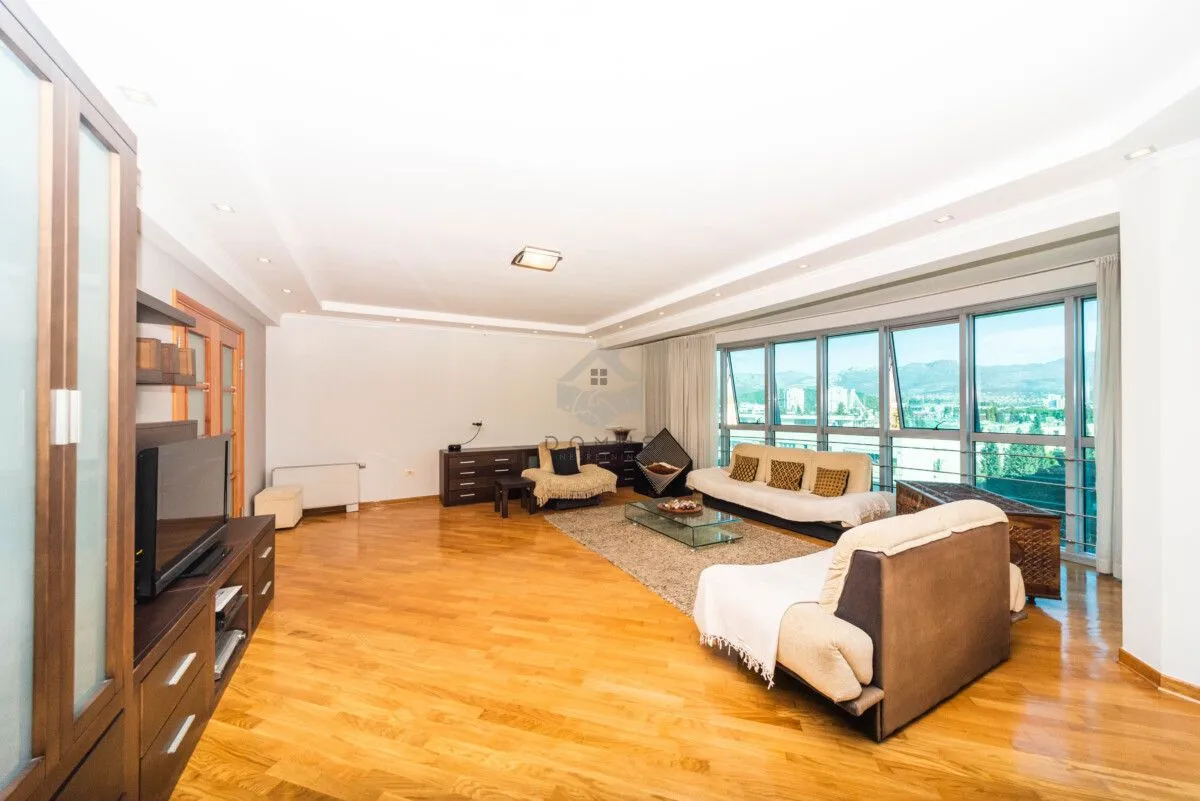 Izdavanje, dvosoban stan, 140m², Preko Morače, Podgorica