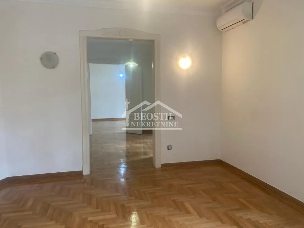 Rent, four bedroom apartment, 135m², Skadarlija, Beograd