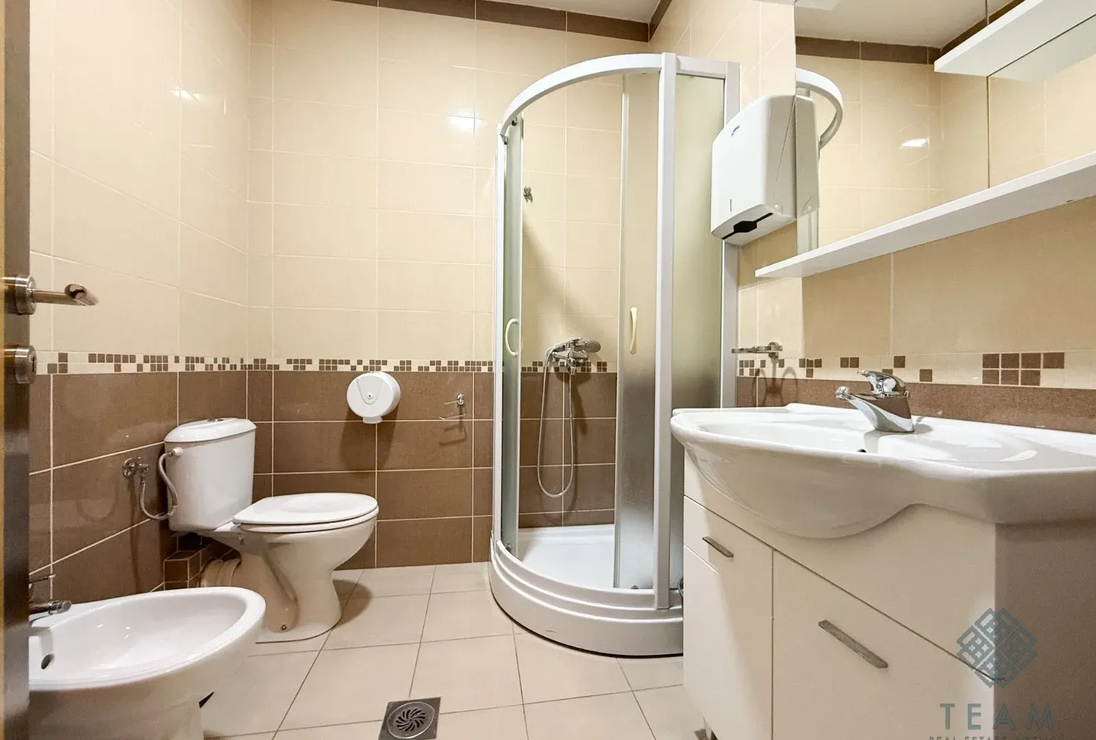 Rent, office space, 90m², Centar, Podgorica