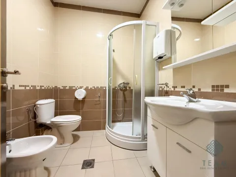 Izdavanje, poslovni prostor, 90m², Centar, Podgorica - image 13