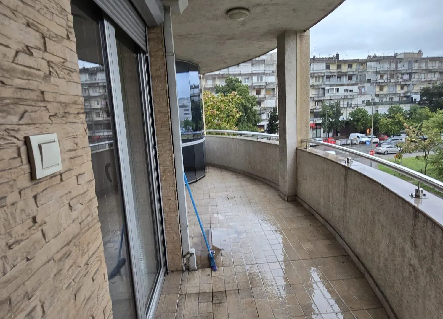 Izdavanje, trosoban stan, 140m², Preko Morače, Podgorica