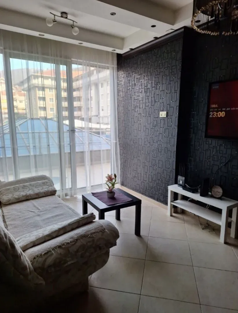 Izdavanje, jednosoban stan, 58m², Centar, Tivat