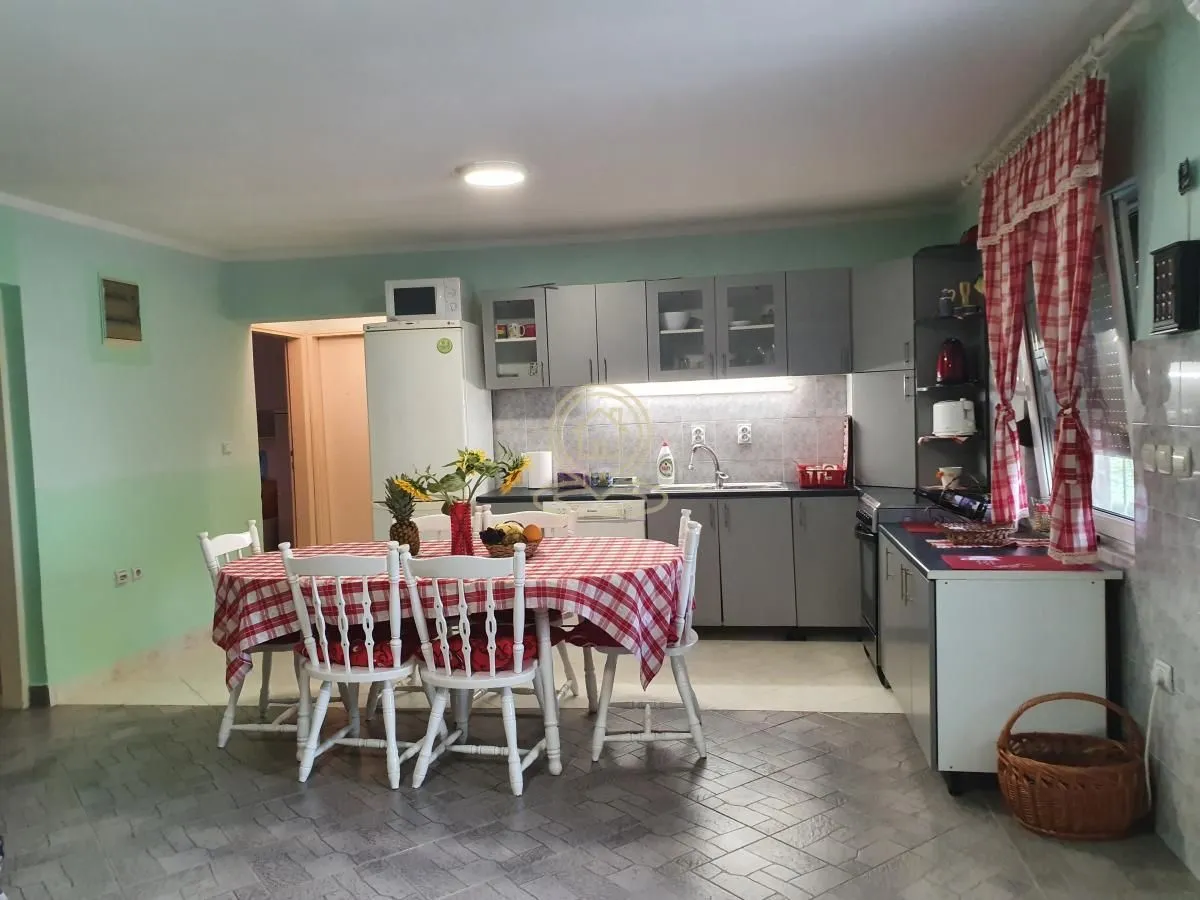 Izdavanje, kuća, 130m², Novi Slankamen, Inđija
