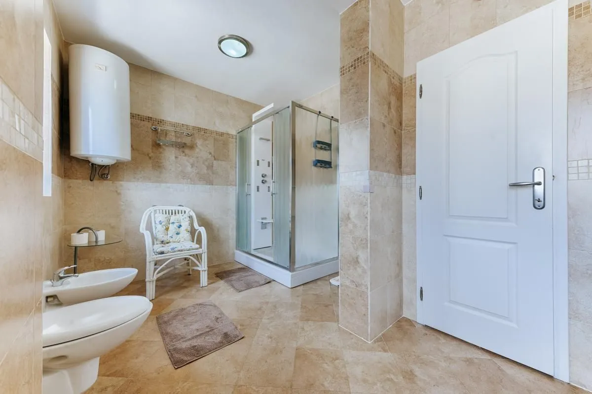 Prodaja, trosoban stan, 139m², Sveti Stefan, Budva