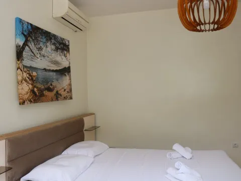 Rent, house, 200m², Kuti, Herceg Novi - image 7