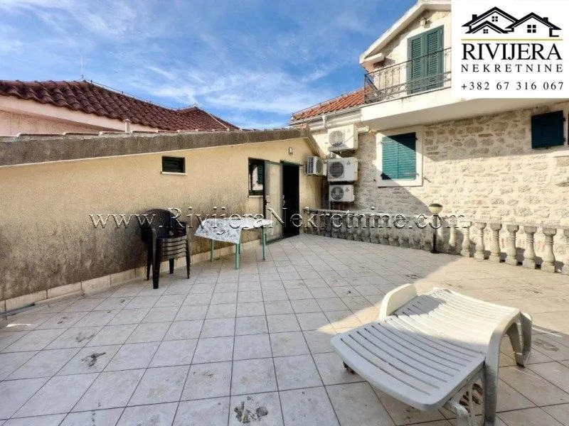 Prodaja, kuća, 250m², Strp, Kotor
