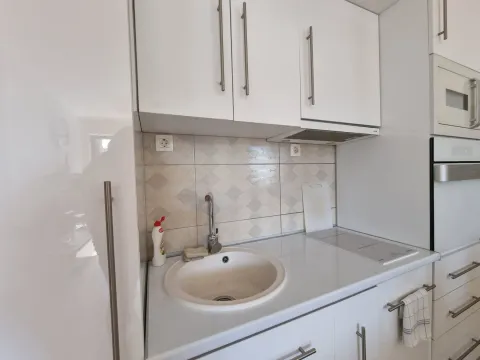 Rent, one bedroom apartment, 42m², Rafailovići, Budva - image 8