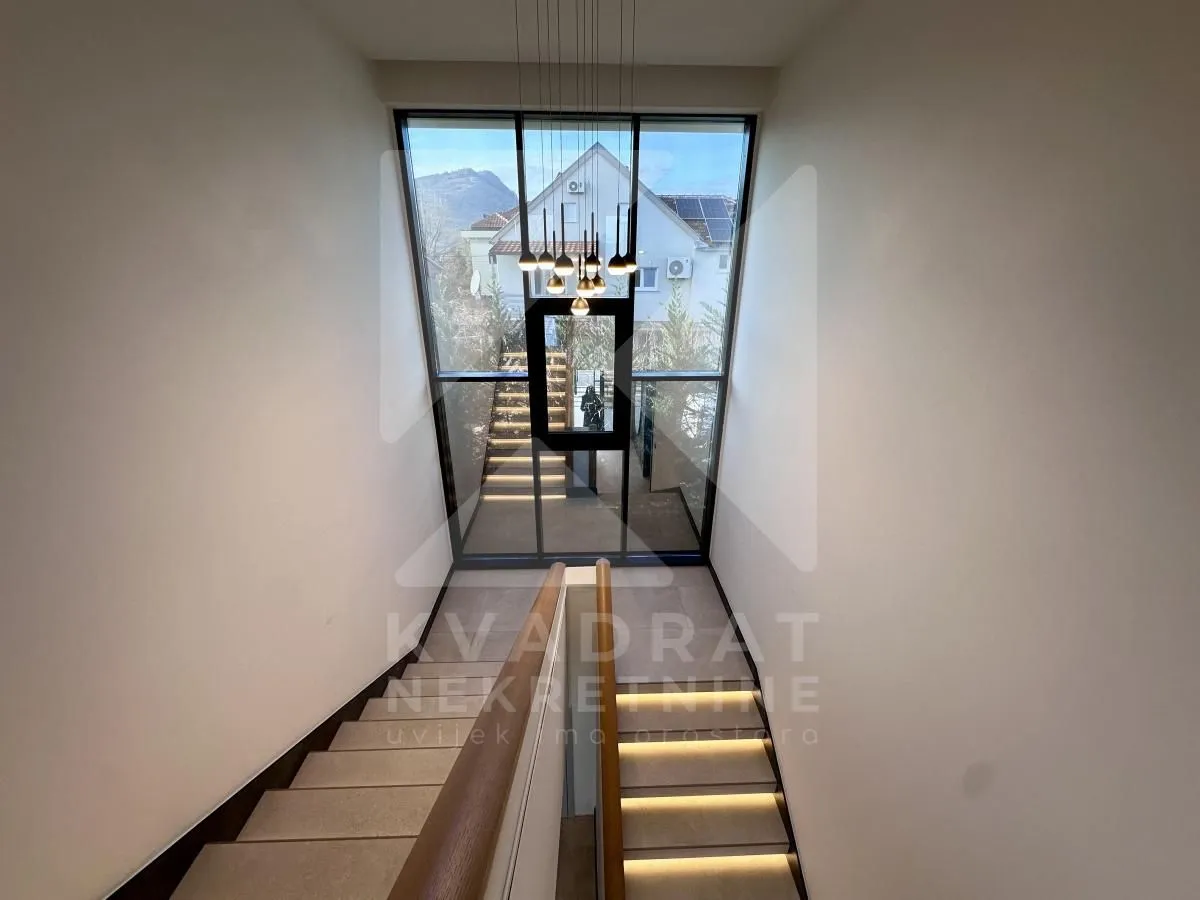 Rent, house, 230m², Gornja Gorica, Podgorica