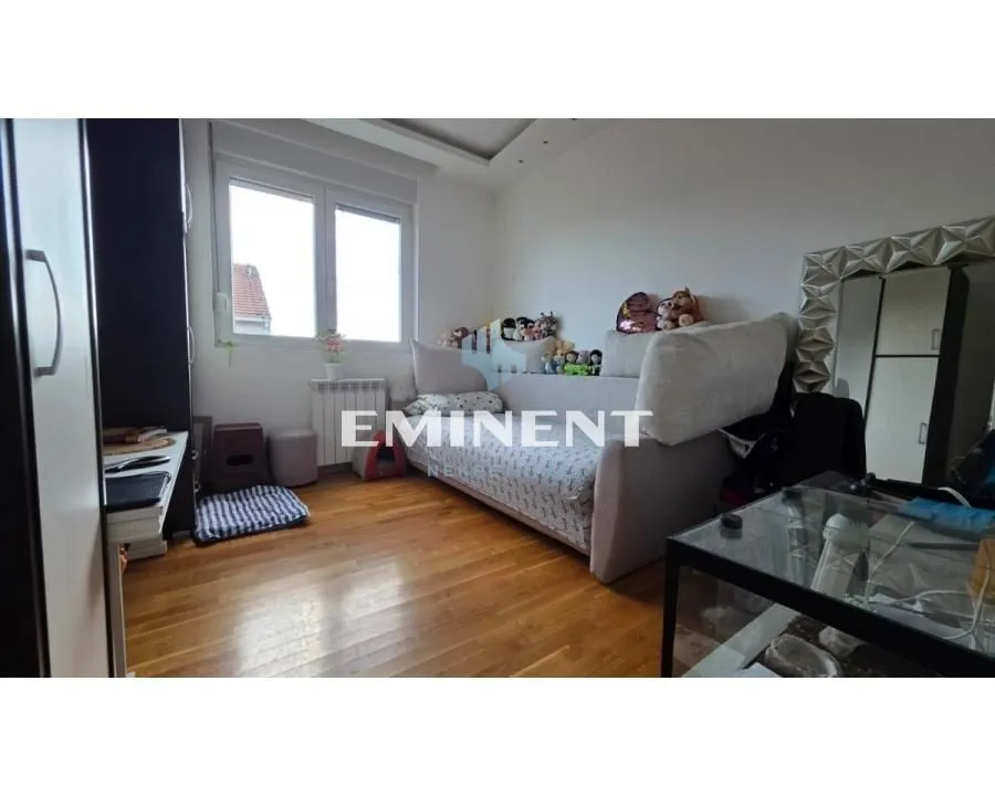 Prodaja, trosoban stan, 90m², Cvetkova Pijaca, Zvezdara Sve Podlokacije