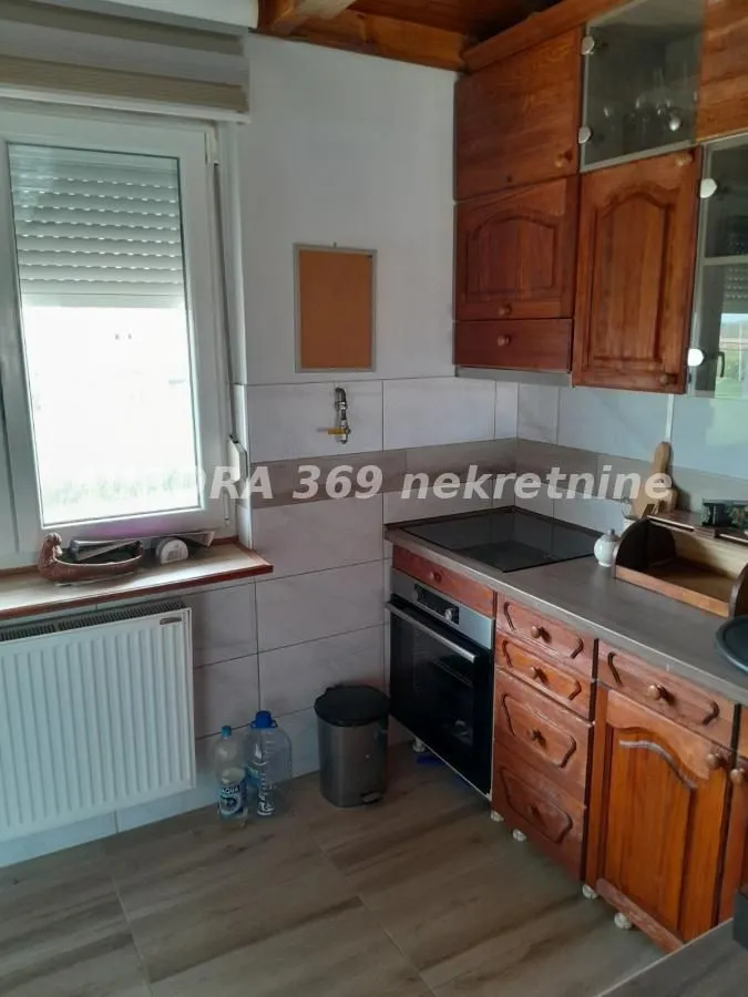 Prodaja, poslovni prostor, 383m², Brazilija, Beočin