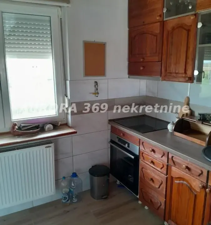 Prodaja, poslovni prostor, 383m², Brazilija, Beočin