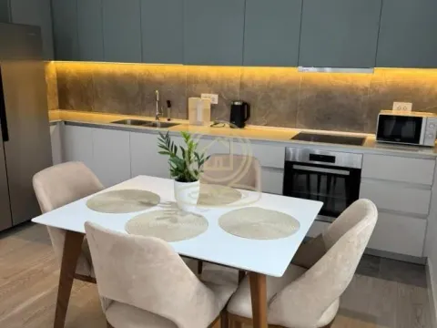 Rent, four bedroom apartment, 110m², Savski Venac, Beograd - image 2